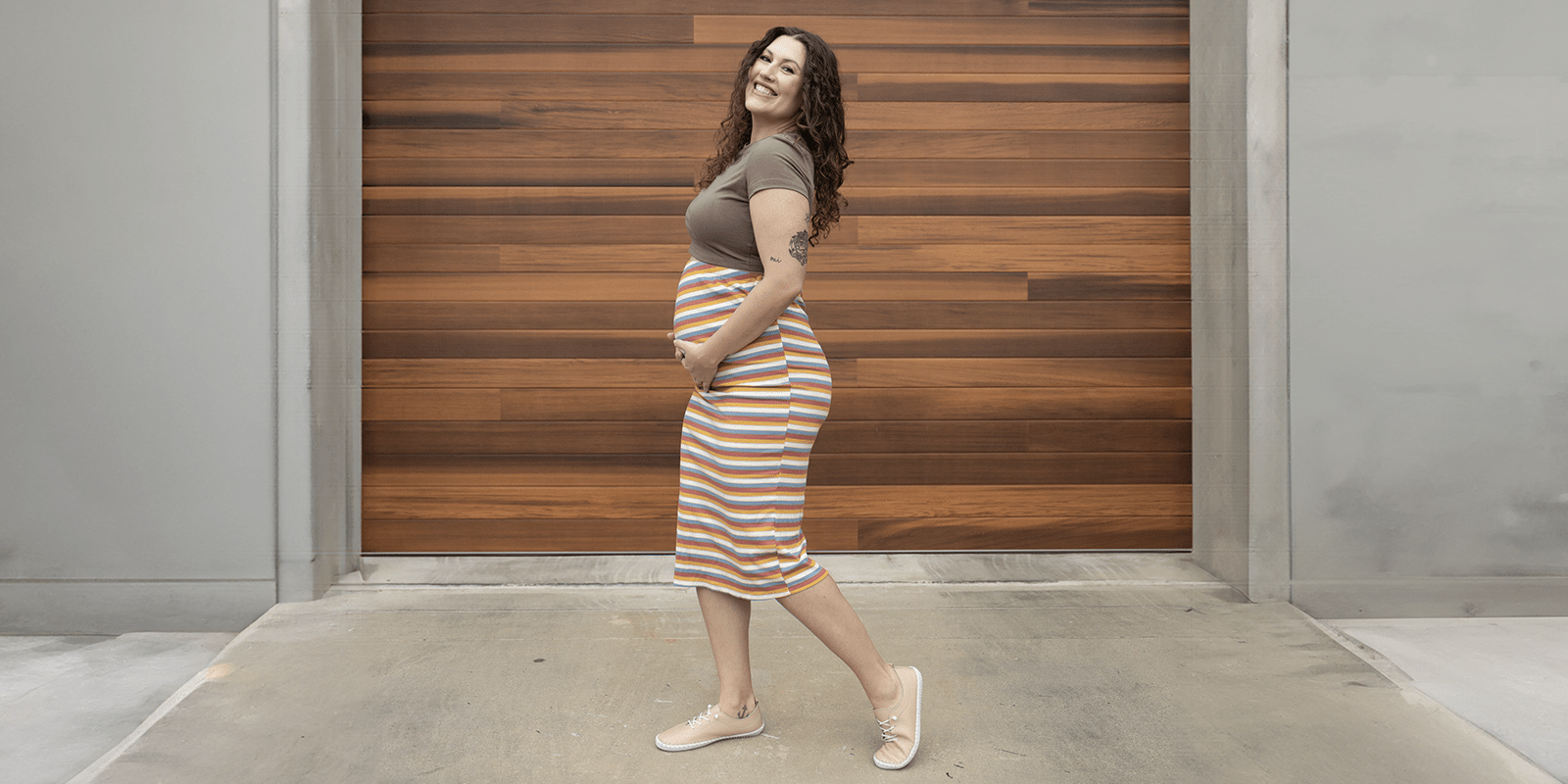 Finding the Perfect Fit: Navigating Footwear Choices for Swollen Feet During Pregnancy